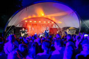 Glanzlichter Open Air im Bürgerpark Schloß Holte-Stukenbrock +++ Kaiser Tribute Band +++ Foto: Besim Mazhiqi